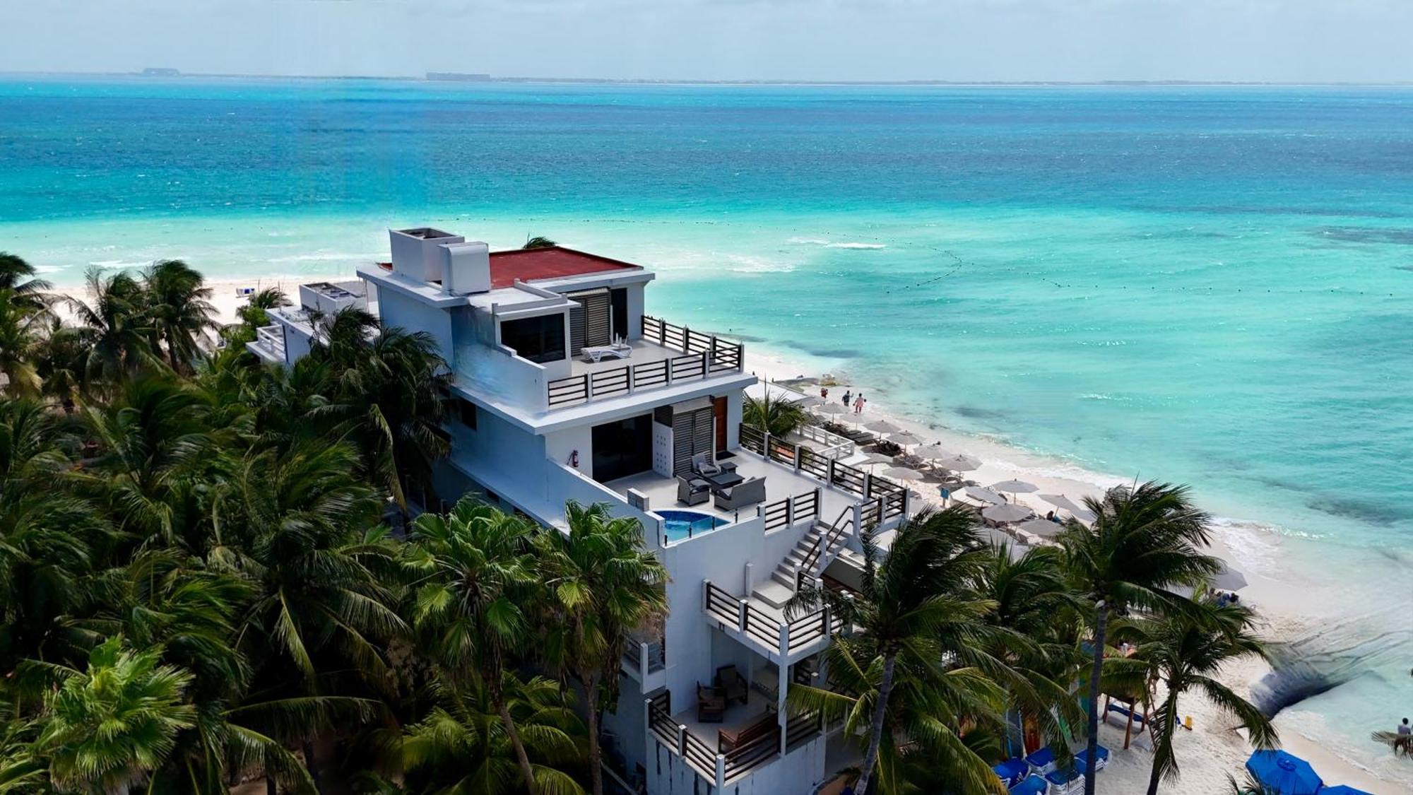 Cuxos Hotel Beachfront Isla Mujeres Buitenkant foto